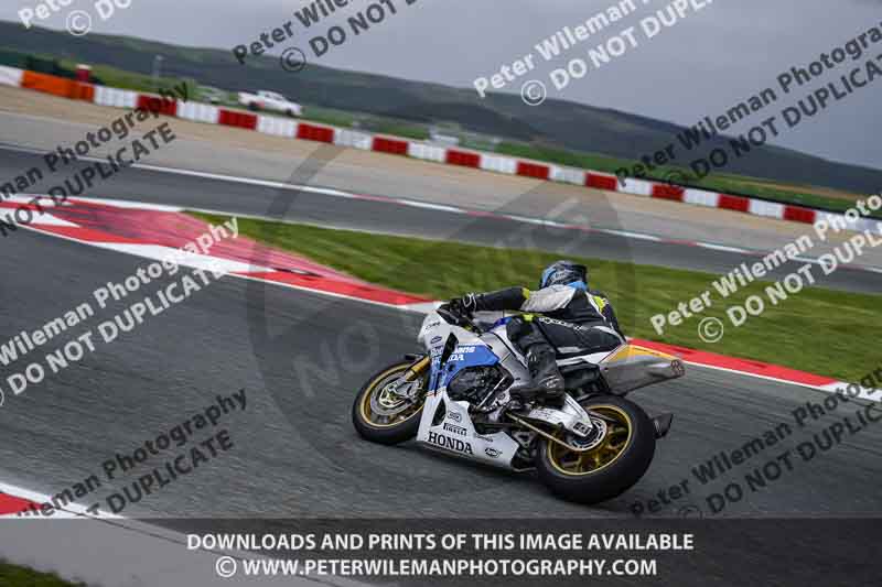 cadwell no limits trackday;cadwell park;cadwell park photographs;cadwell trackday photographs;enduro digital images;event digital images;eventdigitalimages;navarra;no limits trackdays;peter wileman photography;racing digital images;trackday digital images;trackday photos